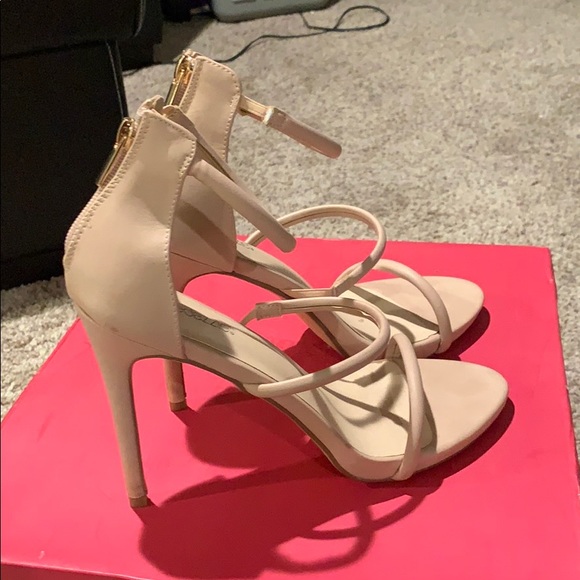 Shoes - Picture 4 of 4